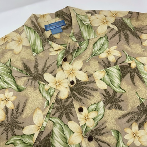 Bermuda Bay 100%‎ Silk Tropical Shirt Print Copyrighted Size Large Wood Buttons